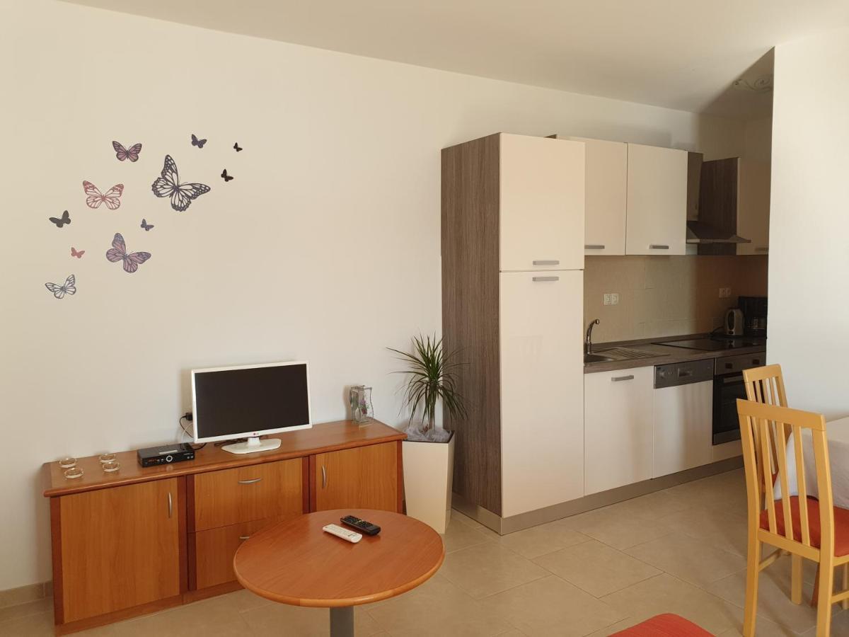 Apartmani i sobe Jusić Rab Town Bagian luar foto