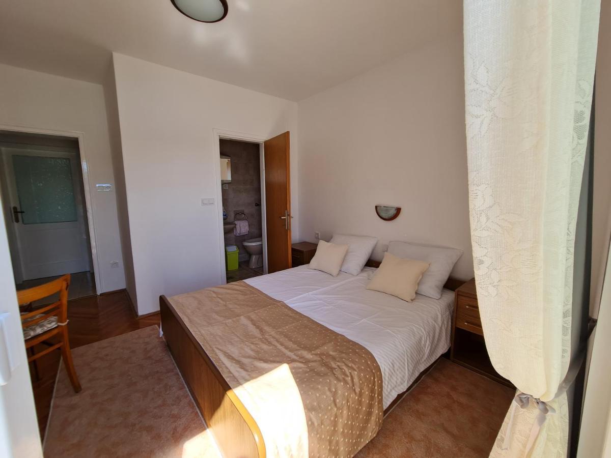 Apartmani i sobe Jusić Rab Town Bagian luar foto