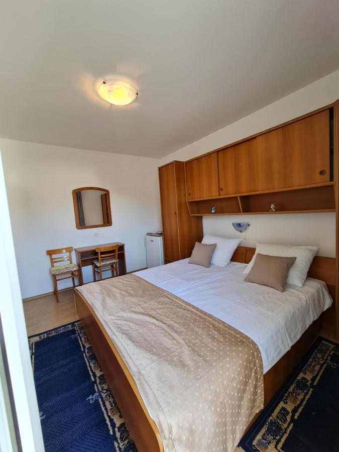 Apartmani i sobe Jusić Rab Town Bagian luar foto