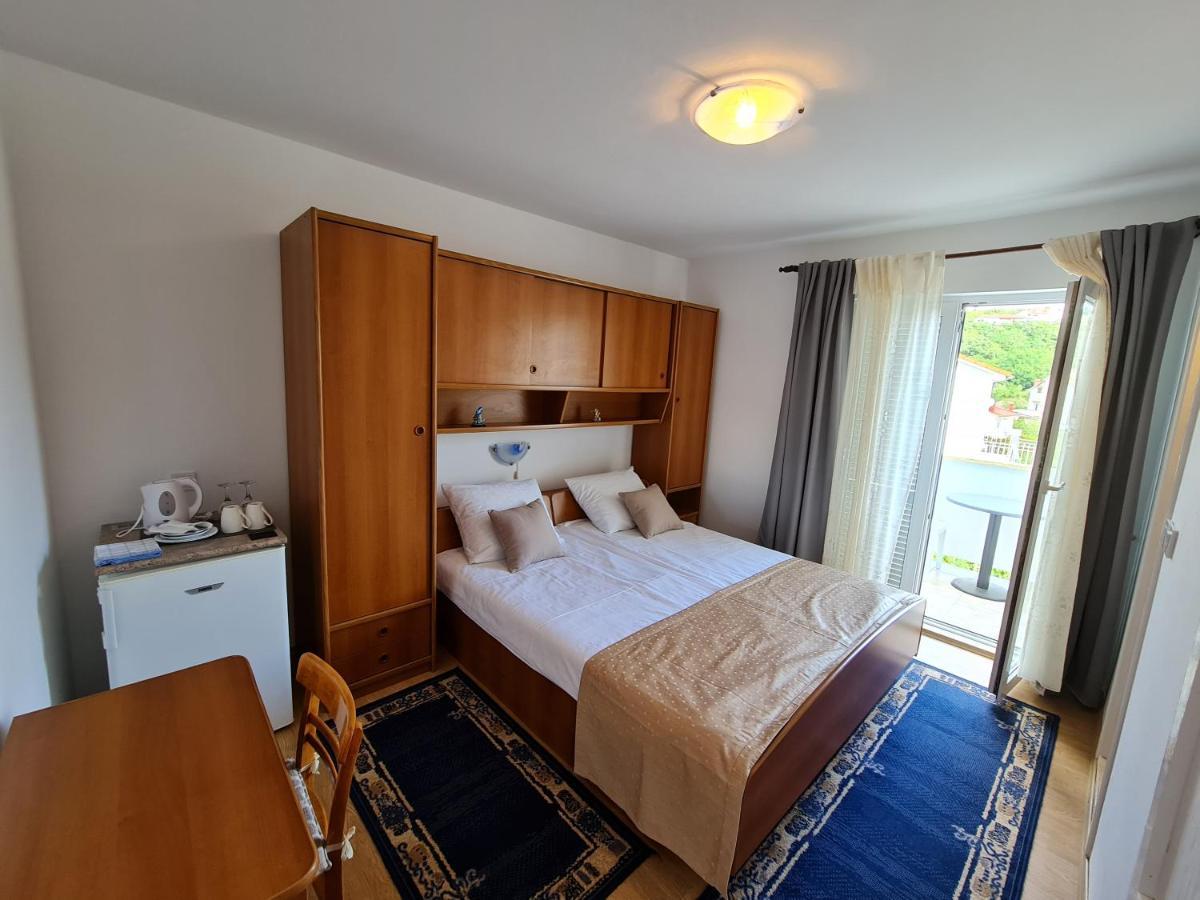 Apartmani i sobe Jusić Rab Town Bagian luar foto
